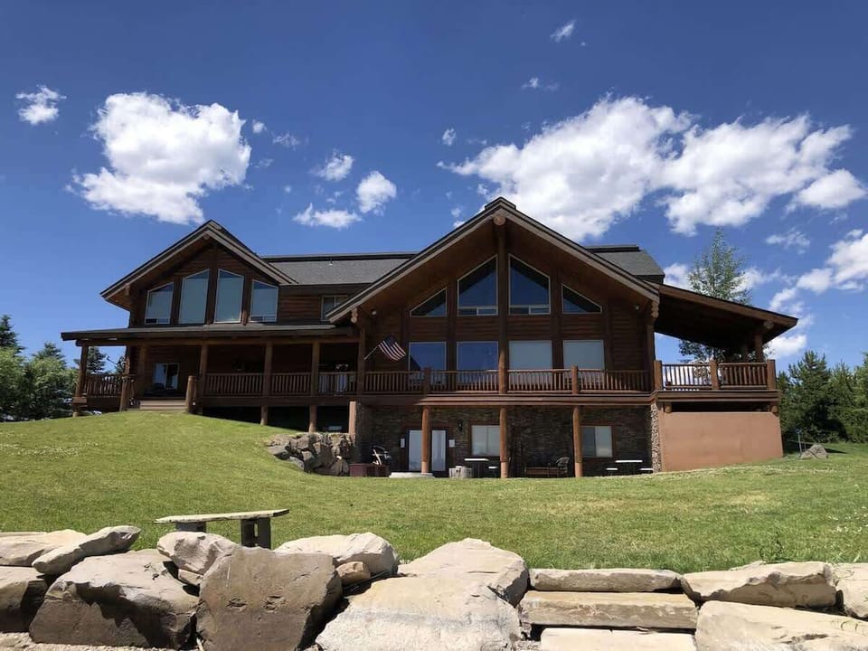 Welcome to Water's Edge!