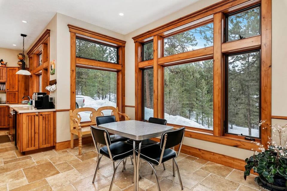Breakfast Nook
