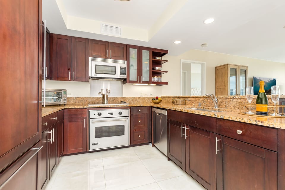Beautifully Renovated Kitchen