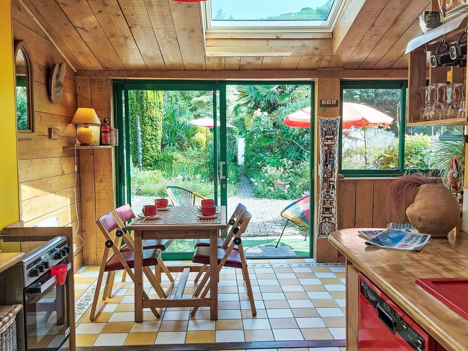 Wood, Furniture, Interior Design, Chair, Wood Stain, Room, Ceiling, Houseplant, Kitchen, Hardwood