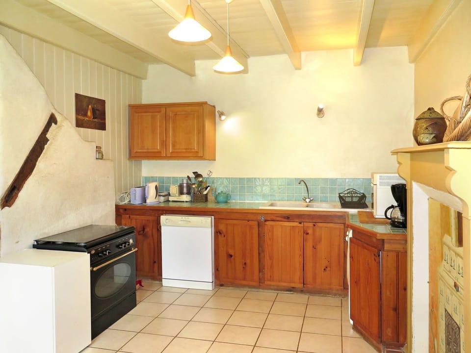 Property, Room, Furniture, Cabinetry, Kitchen, Countertop, Building, Floor, Interior Design, House