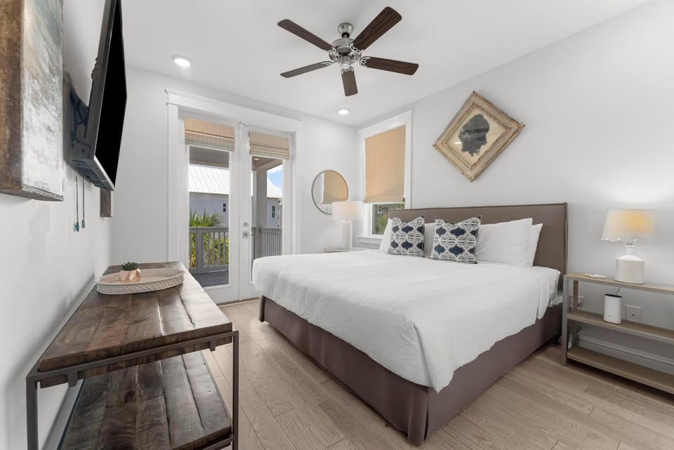 Bedroom 4 with Balcony Access