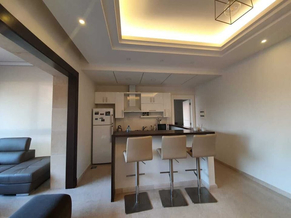 Kitchen-breakfast bar