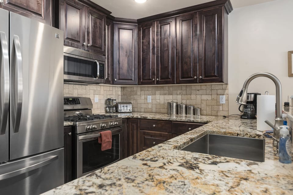 fully equipped kitchen