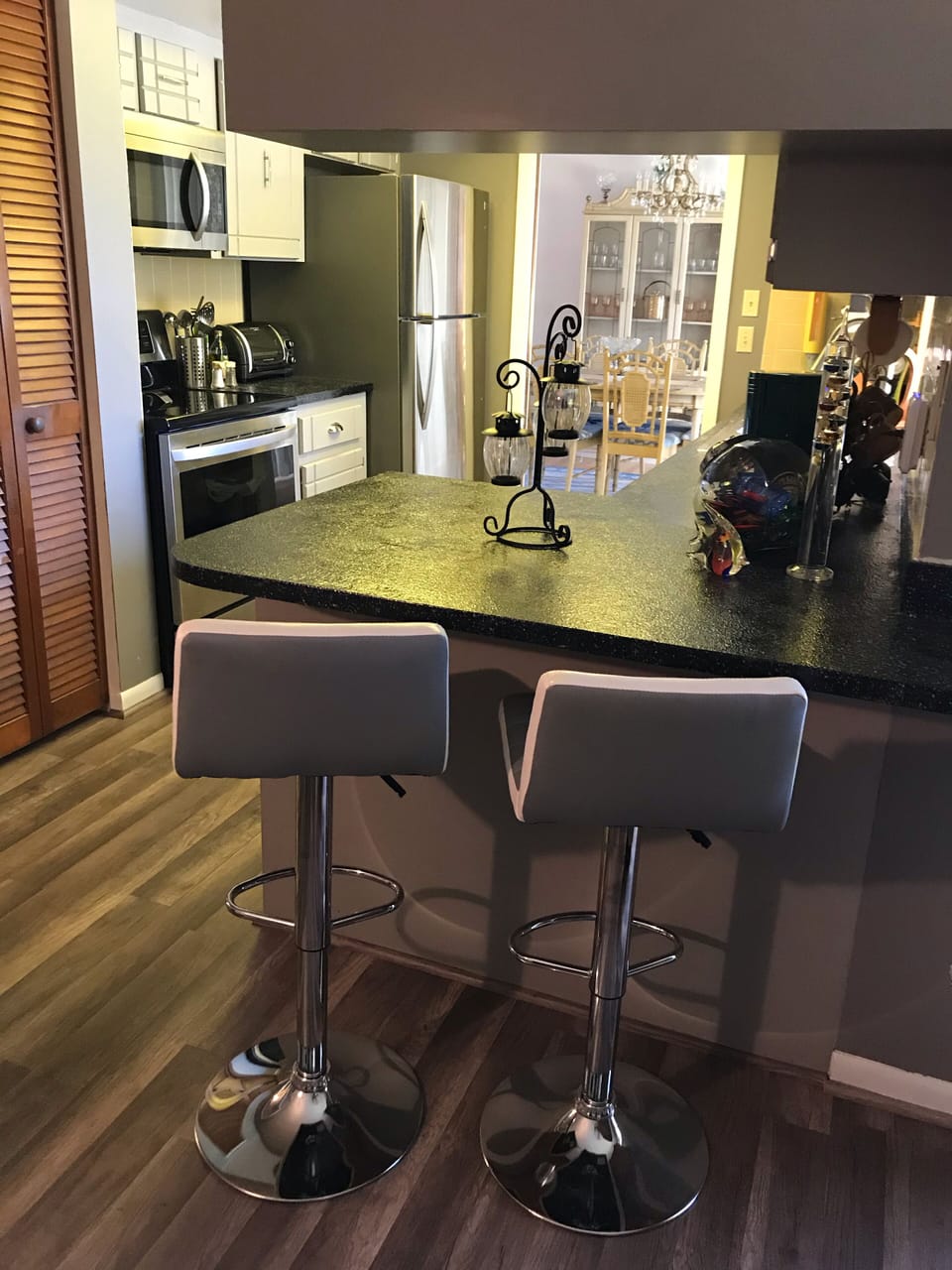 Kitchen and Bar