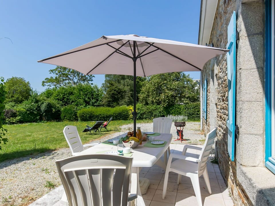 Plant, Property, Furniture, Sky, Table, Shade, Umbrella, Chair, Tree, Outdoor Furniture