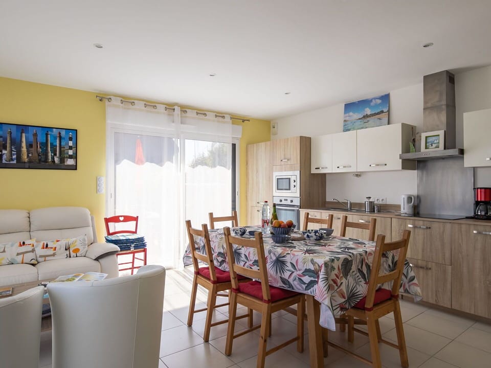 Furniture, Interior Design, Flooring, Floor, Chair, Apartment, Home, Kitchen & Dining Room Table, Room, Dining Room