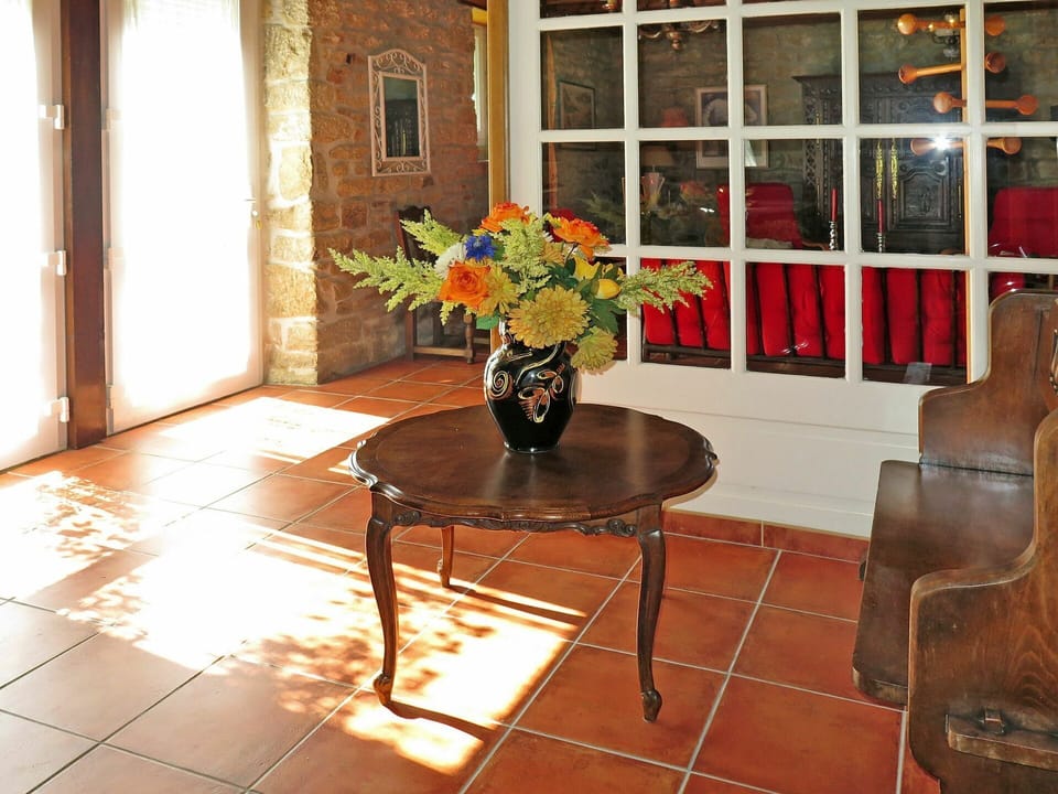 Floor, Property, Room, Interior Design, Table, Furniture, Flooring, Tile, House, Building