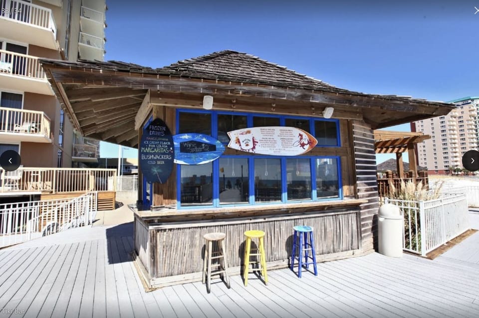 Tiki hut for fresh cold drinks