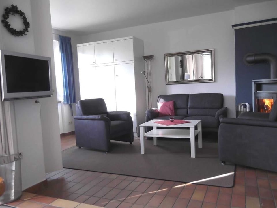 Haus Strandglück, Ginsterweg 3a EG Apartment in Nordfriesland