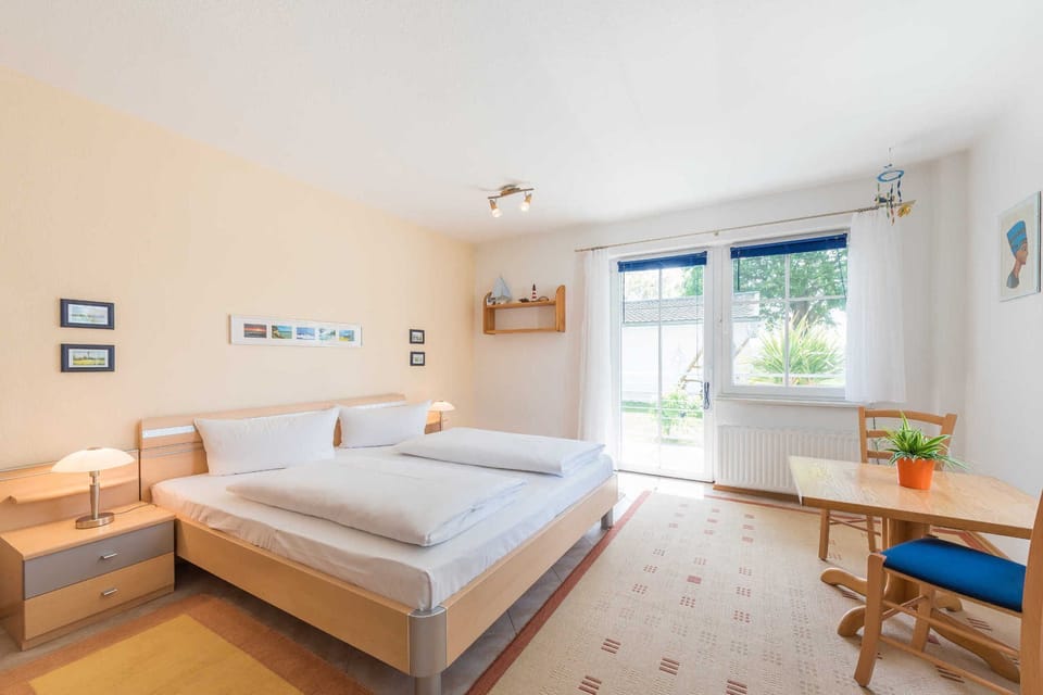 Vacation home Kastanienblick - 90587 House in Binz