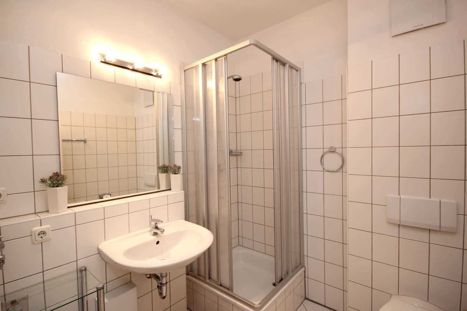 Villa Jugendglück - 90442 Apartment in Binz