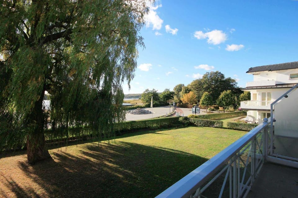 Villa Seerosen, Whg. 13 Am See Apartment in Binz
