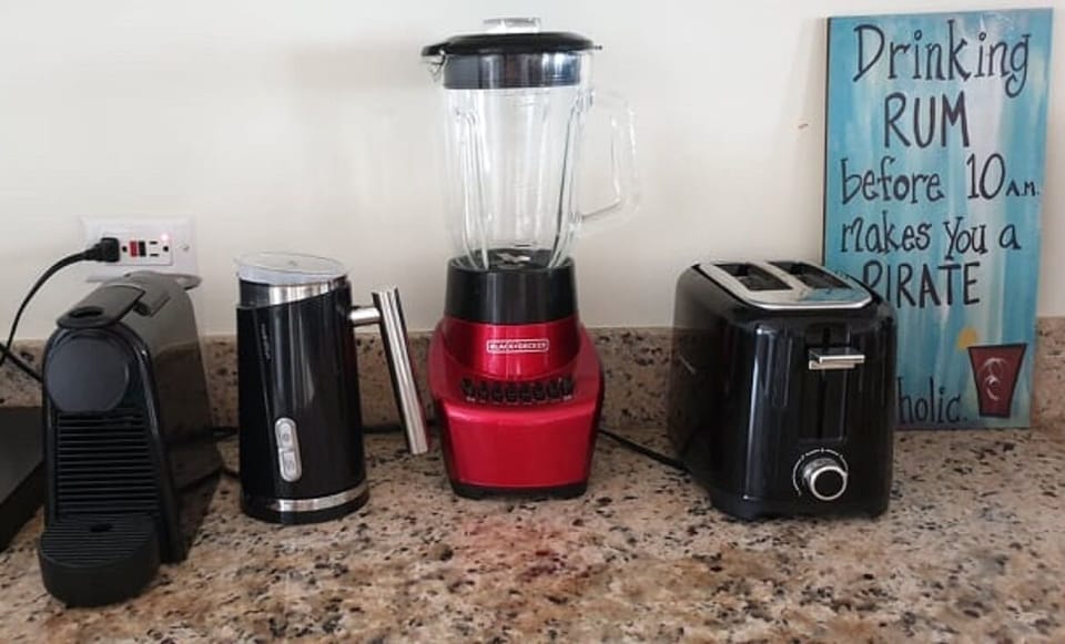 Nespresso machine with milk frother. Bring your favourite coffee pods! 