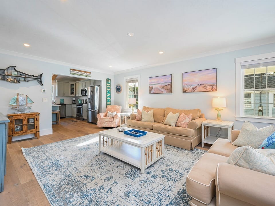 Modern, coast decor-58 Depot St, Dennisport, New England Vacation Rentals