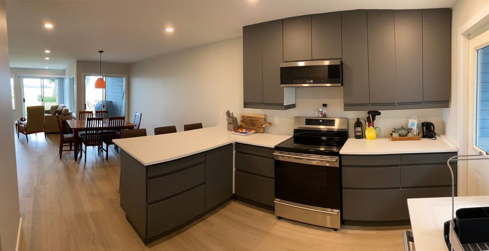 New kitchen, dining area