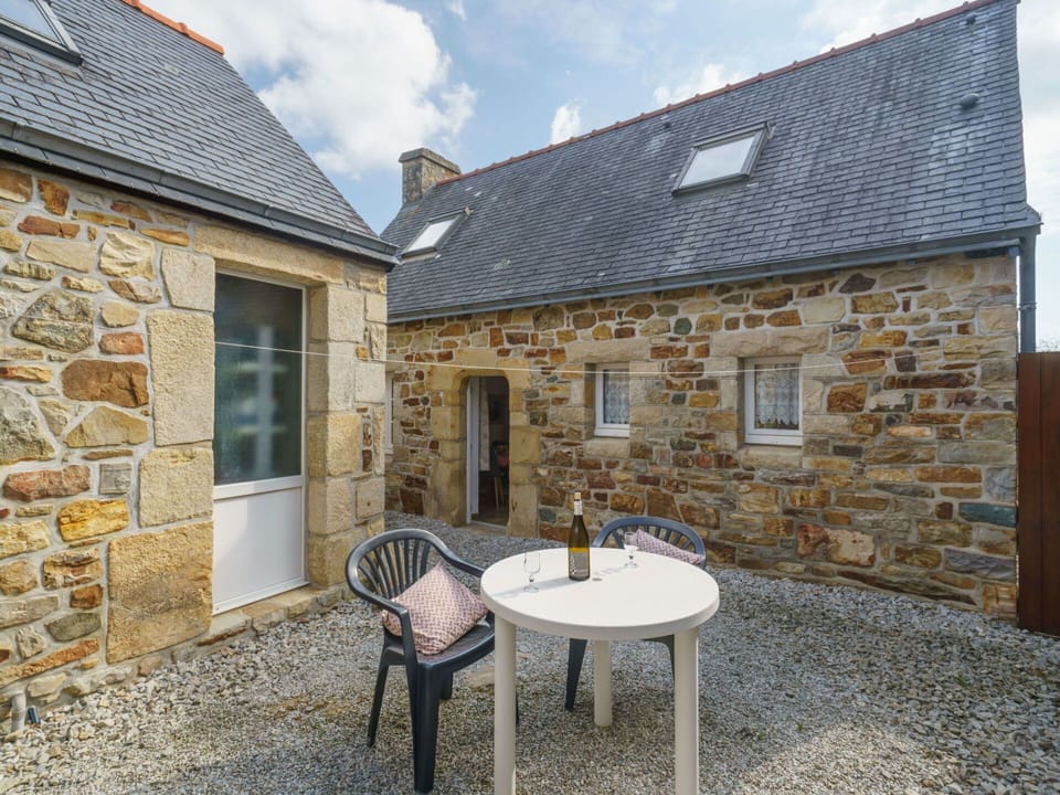 Building, Window, Sky, Property, Table, Cloud, Wood, House, Architecture, Cottage