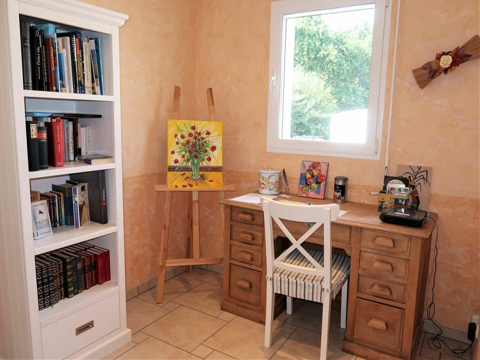 Table, Furniture, Window, Bookcase, Wood, Shelf, Shelving, Interior Design, Cabinetry, Drawer