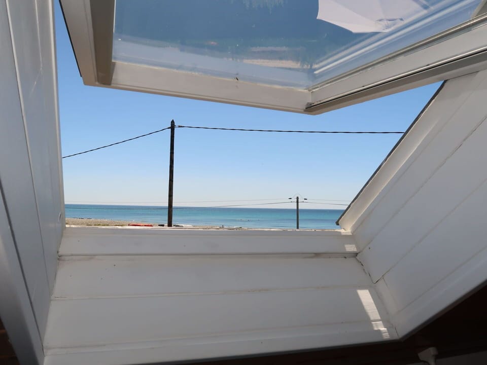 Water, Sky, Daytime, Building, Window, Azure, Shade, House, Wood
