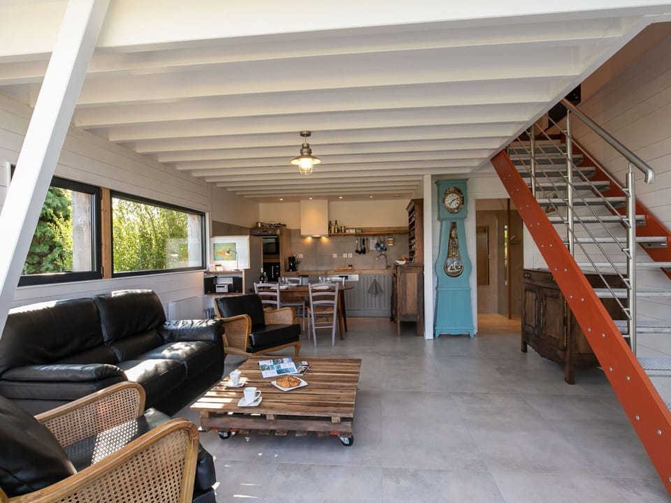 Property, Furniture, Couch, Table, Wood, Interior Design, Houseplant, Shade, Flooring, Floor