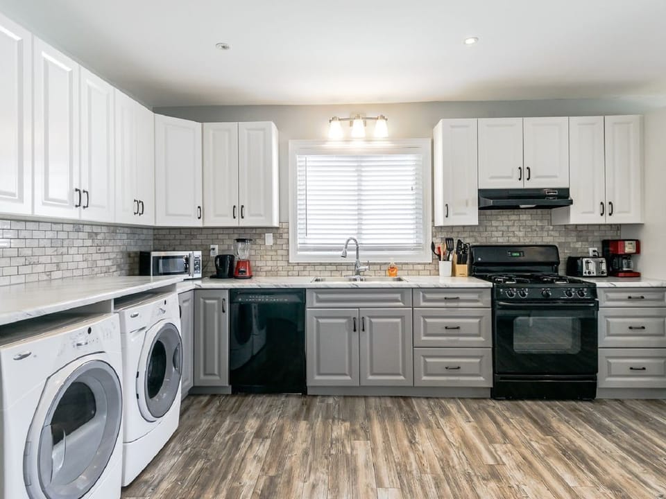 Updated kitchen with lots of prep space