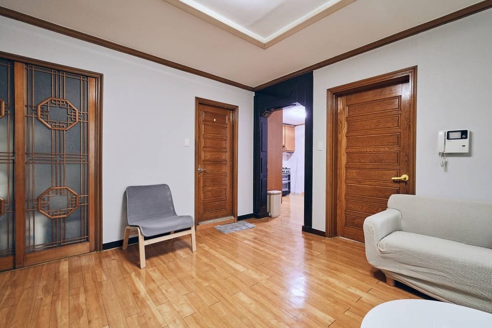 ✧MYEONGDONG MAGNIFICIENT✧3BDR+1LIVING✧3MIN House in Seoul