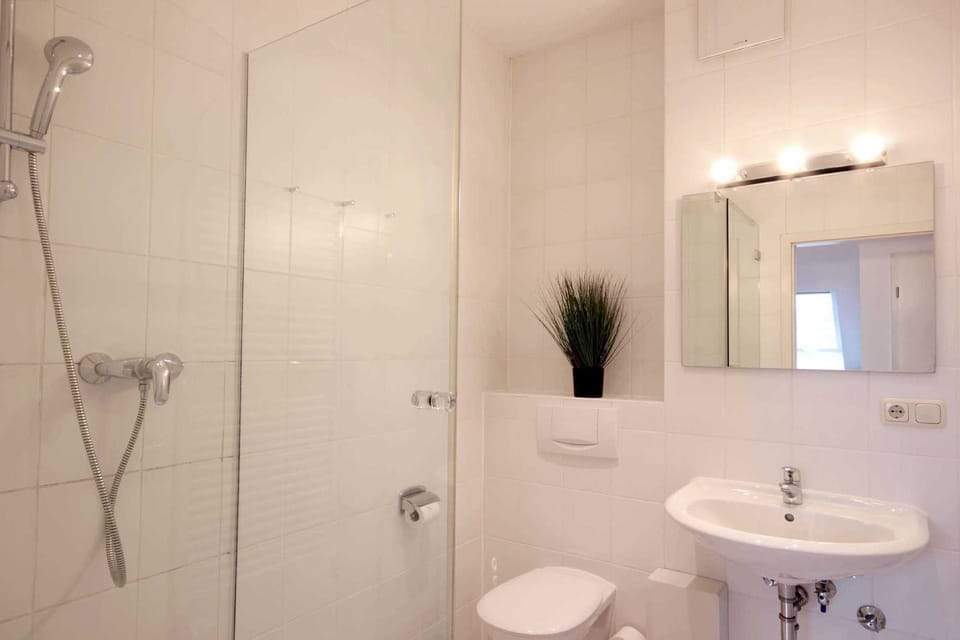 Villa Saxonia - 90015 Apartment in Binz