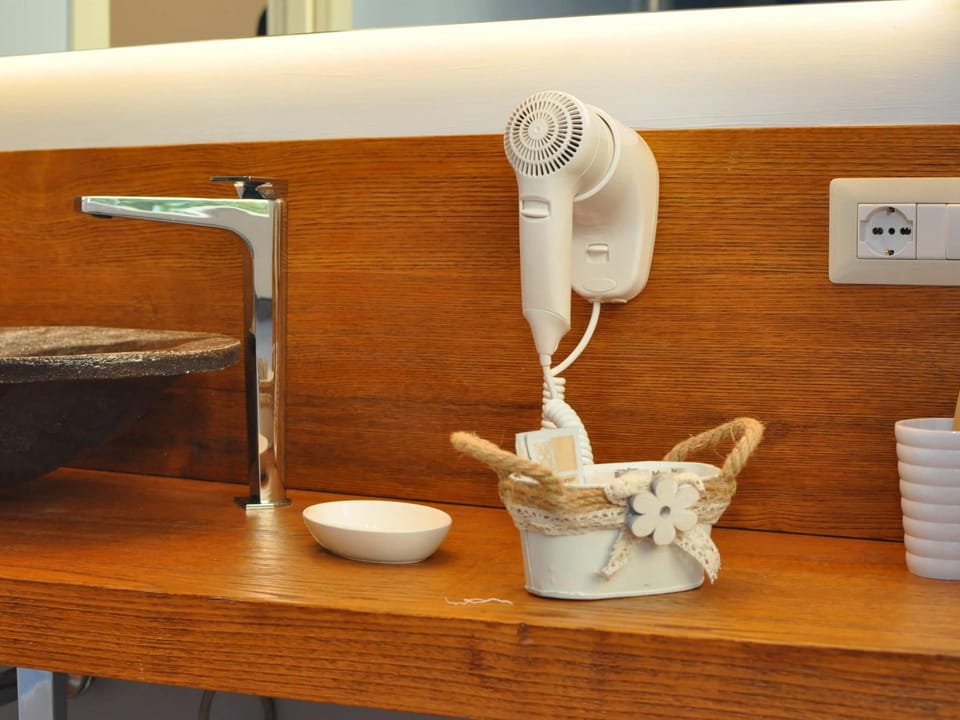 Bathroom amenities
