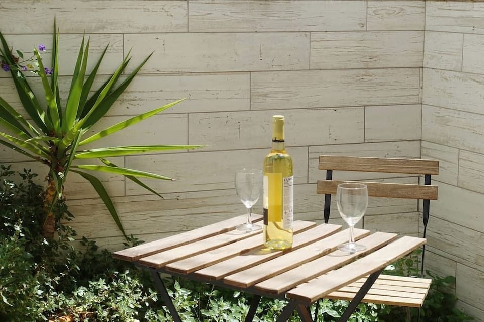 Enjoy a drink Al Fresco
