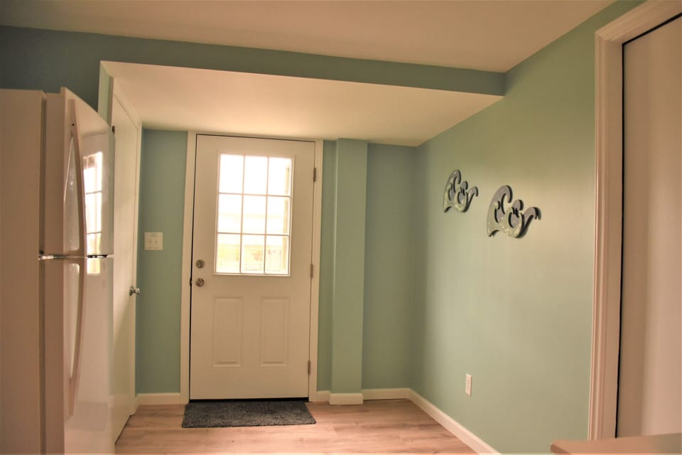 Lower level entry (and 2nd full fridge)