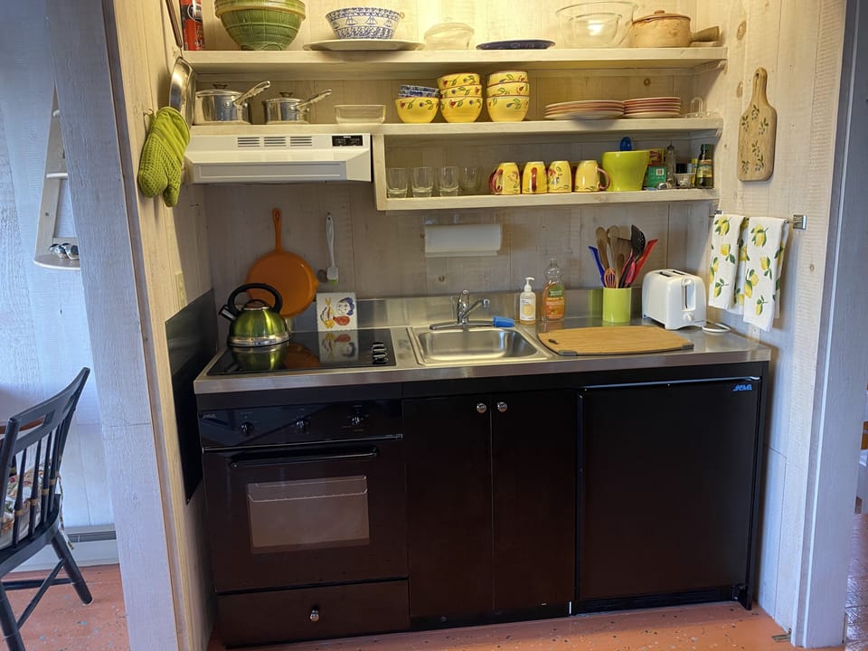 Well-equipped kitchenette