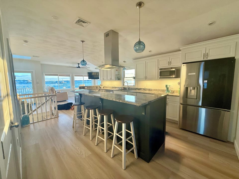 Full kitchen with seating