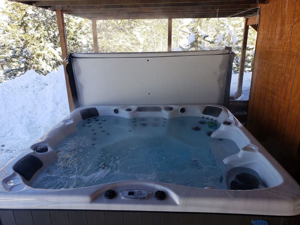 Hot tub