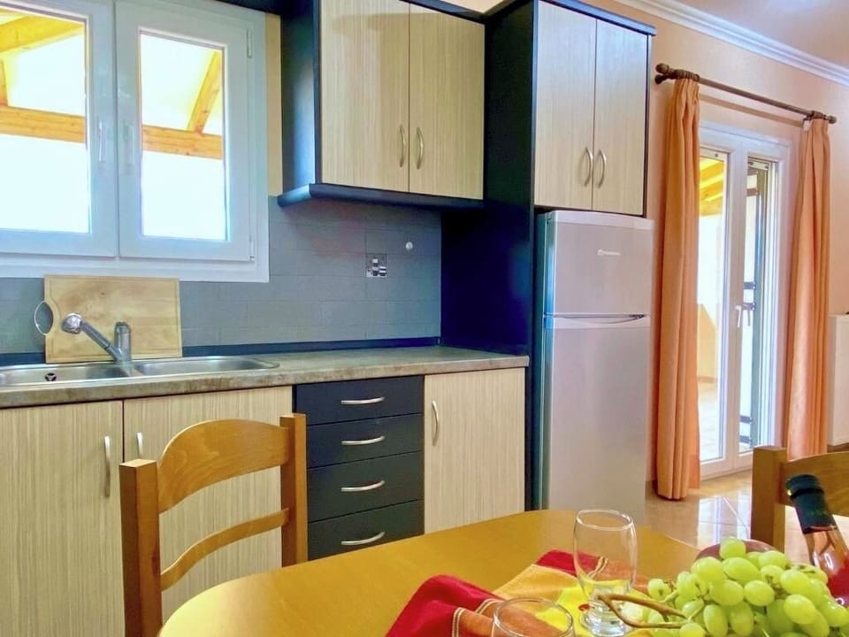 There is an open plan full kitchen including all necessary equipment