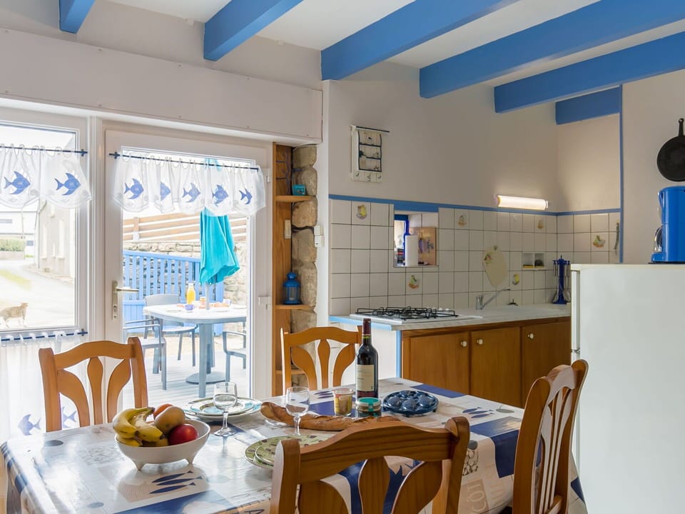Table, Tableware, Furniture, Blue, Chair, Lighting, Interior Design, Building, Decoration, Wood
