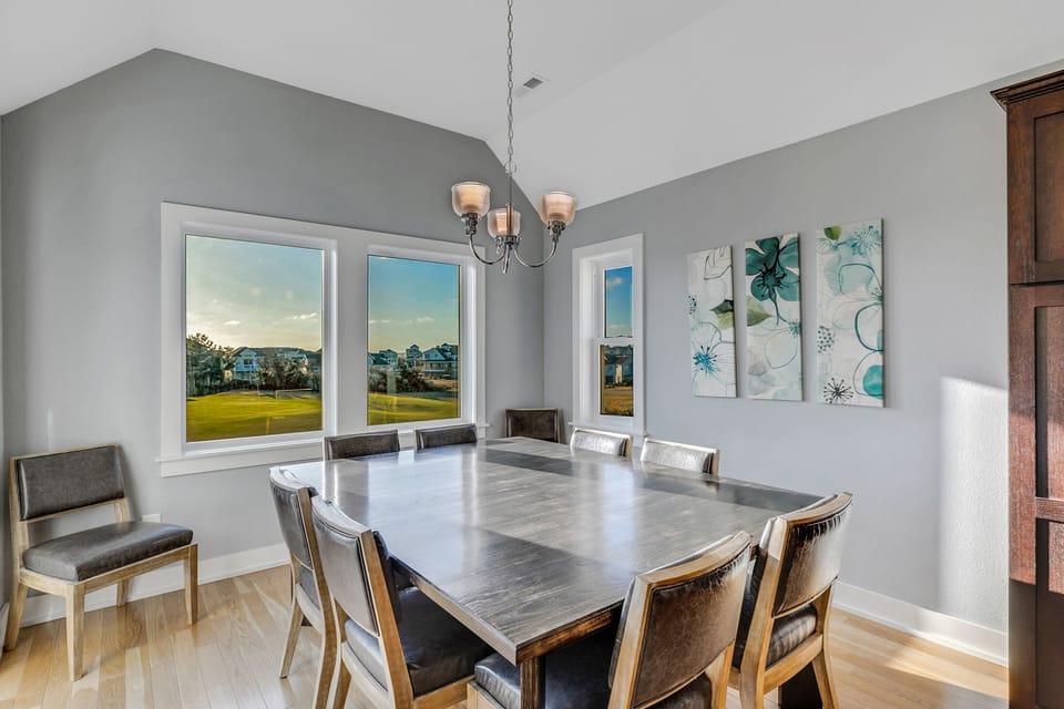 Dining Area - Top Level