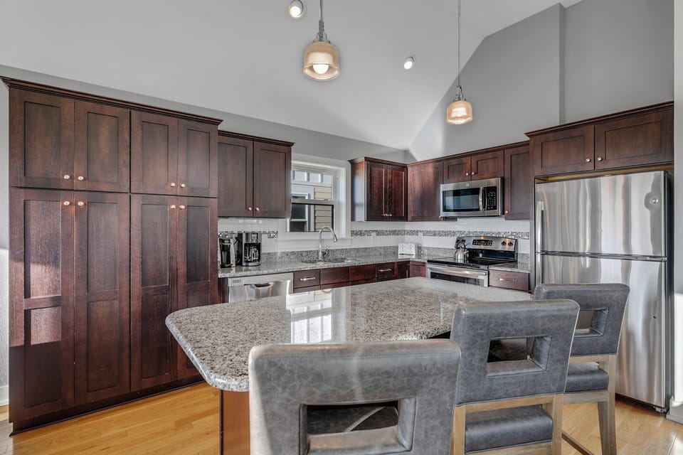 Kitchen - Top Level