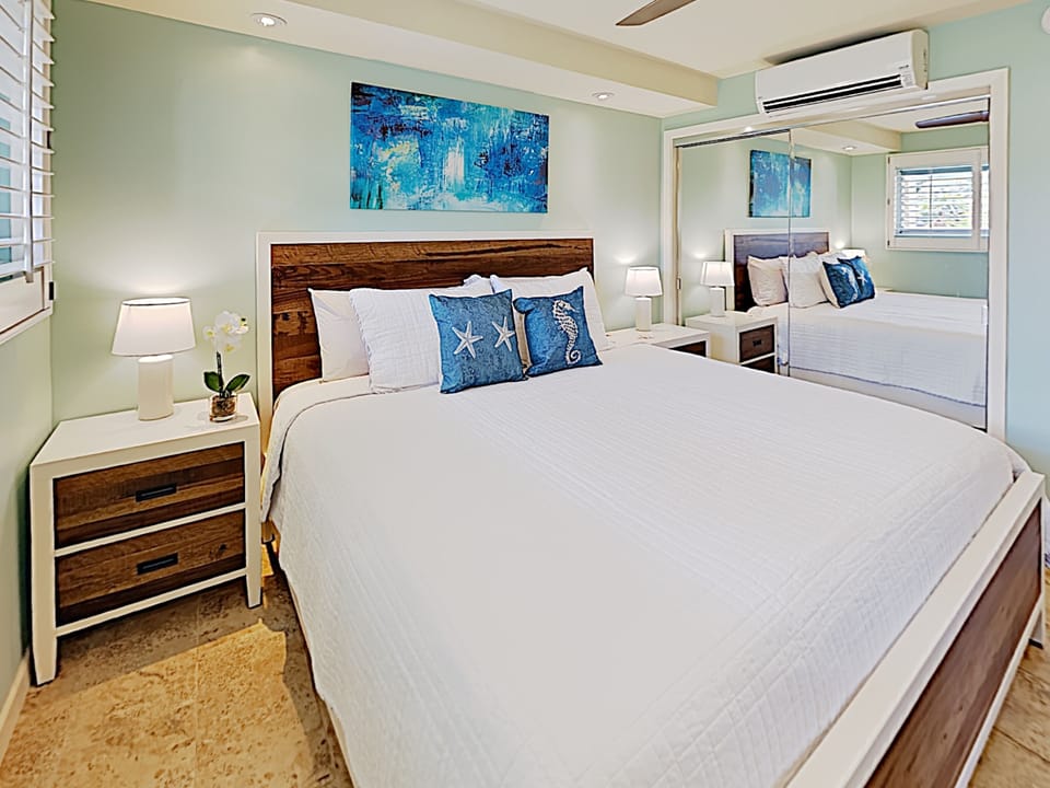 Guest Bedroom - Island style furnishings throughout