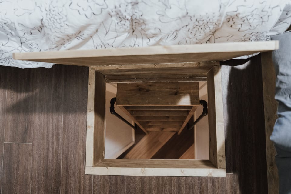 Loft hatch, can be closed or locked 