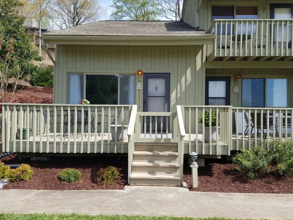 Porch view. Overlooks golf course. 