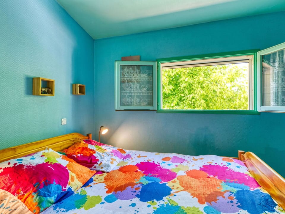 Property, Furniture, Window, Green, Blue, Azure, Textile, Interior Design, Paint, Lighting