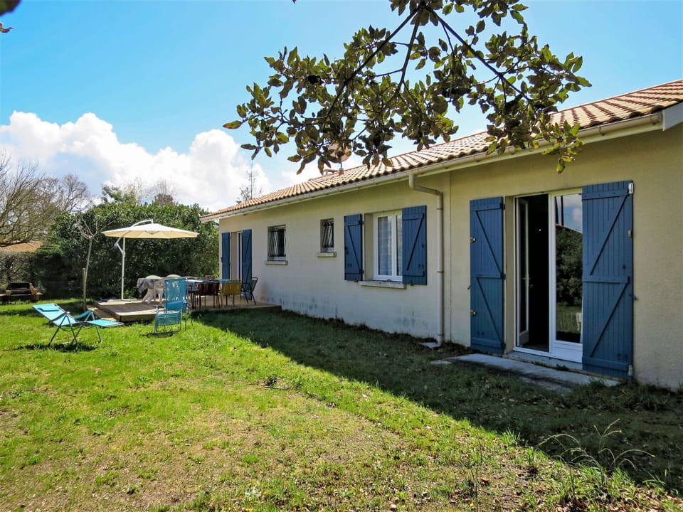 Property, House, Home, Real Estate, Building, Land Lot, Yard, Cottage, Backyard, Rural Area