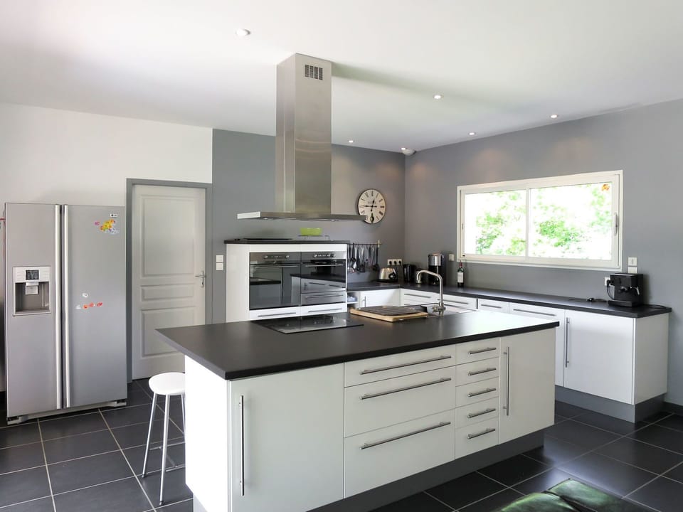 Countertop, Room, Furniture, Cabinetry, Kitchen, Property, Interior Design, Kitchen Stove, Building, Major Appliance