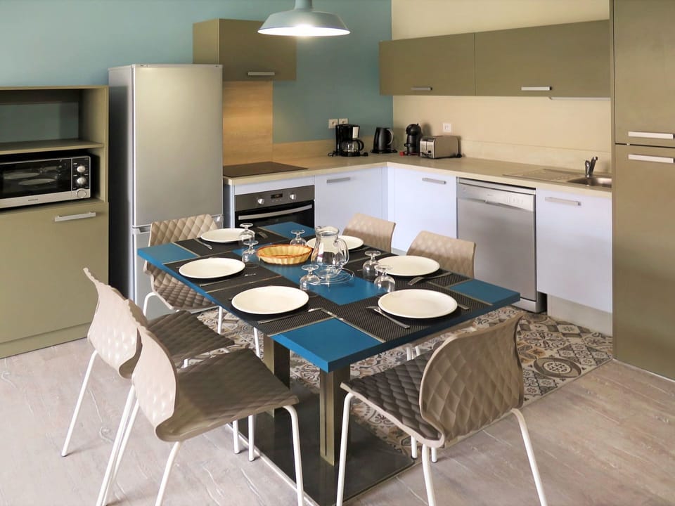 Furniture, Room, Countertop, Kitchen, Property, Interior Design, Dining Room, Table, Cabinetry, Building