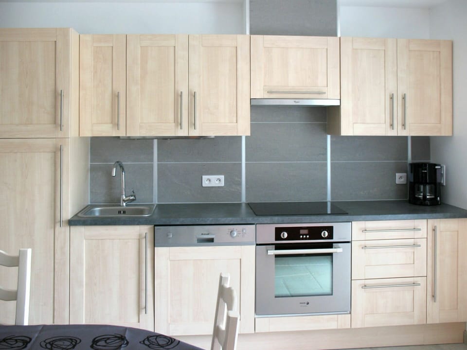 Cabinetry, Countertop, Property, Kitchen Sink, Building, White, Kitchen, Sink, Kitchen Appliance, Black