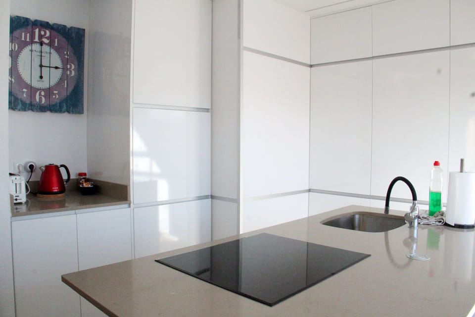 Modern fully fitted kitchen