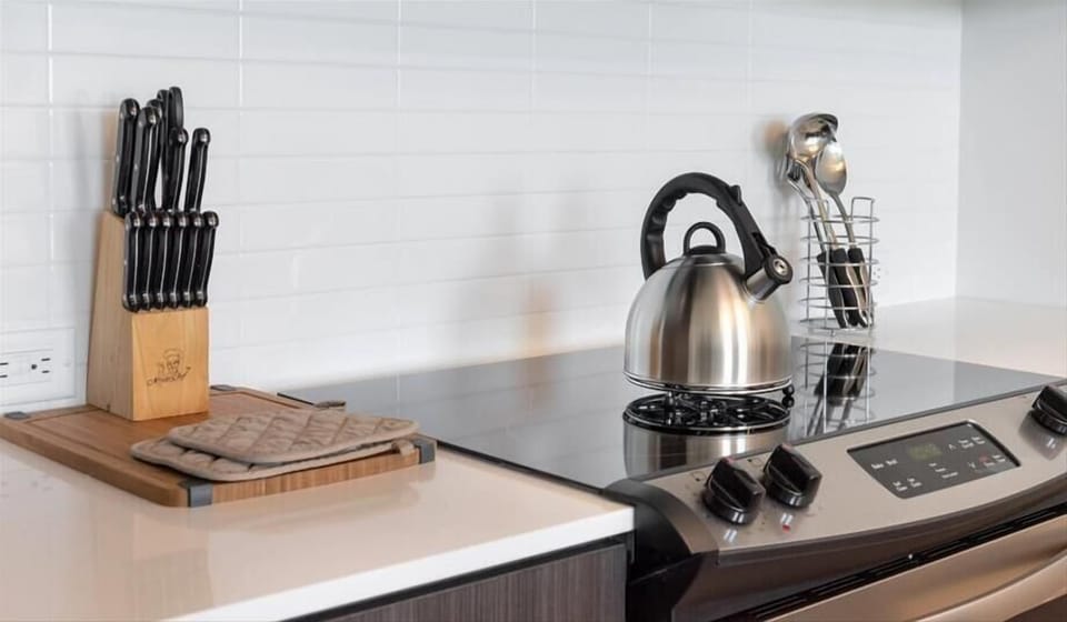 Herndon/Reston Reston 2 Bedroom Kitchen