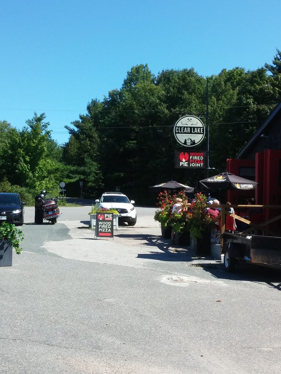 Cottage Springs Restaurant and Clear Lake Brewery, walking - 10 min from cottage