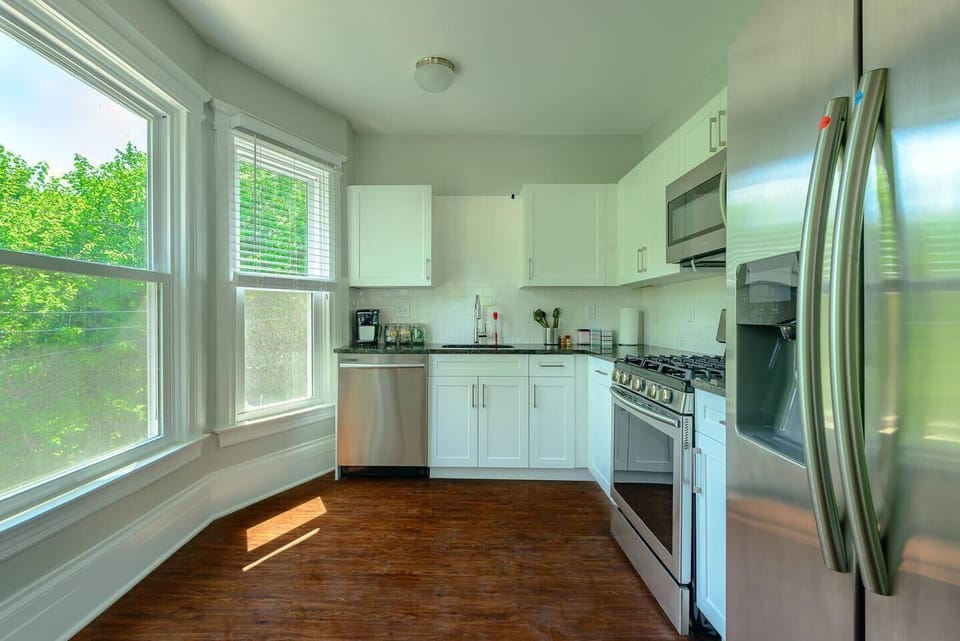 "The apartment was better than I could have imagined. The kitchen had everything you could need and more. It was stylish, neat, and modern."  - Elizabeth, 5 Star Review