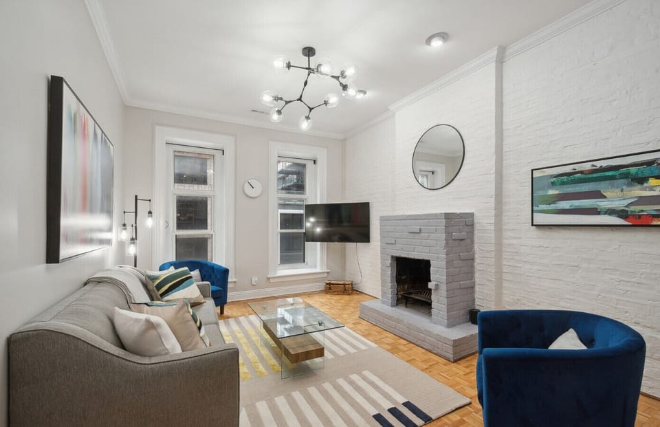 Living Room (Fireplace not Operational)
